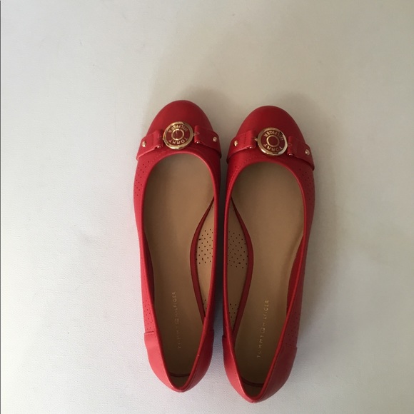 tommy hilfiger flat shoes